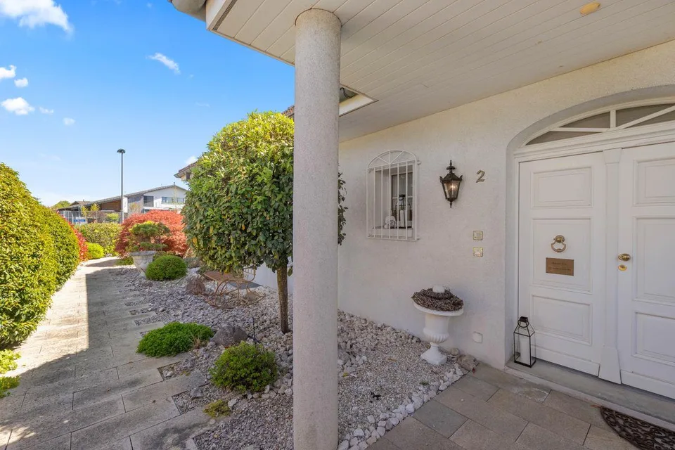 Luxuriöse Villa mit Pooloase und mediterranem Garten - Ihr Traumdom...