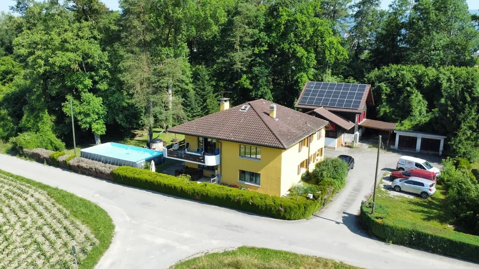 2-Familienhaus mit schönem Garten