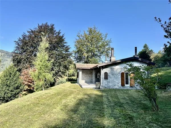 Capriasca: Einfamilienhaus 3.5 Zimmer