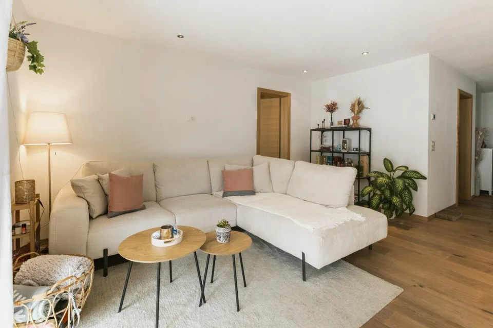 Terrassenwohnung mit Bergblick - 4.5-Zimmer-Erstwohnung im Chalet A...