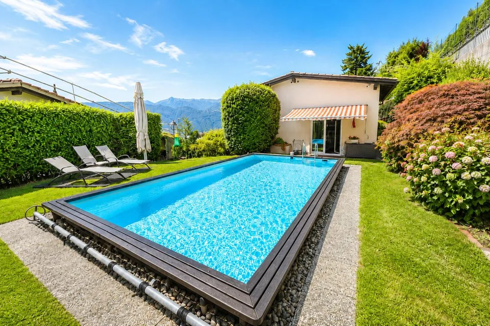 Un’oasi di Tranquillità: Villa con Piscina e Vista Panoramica