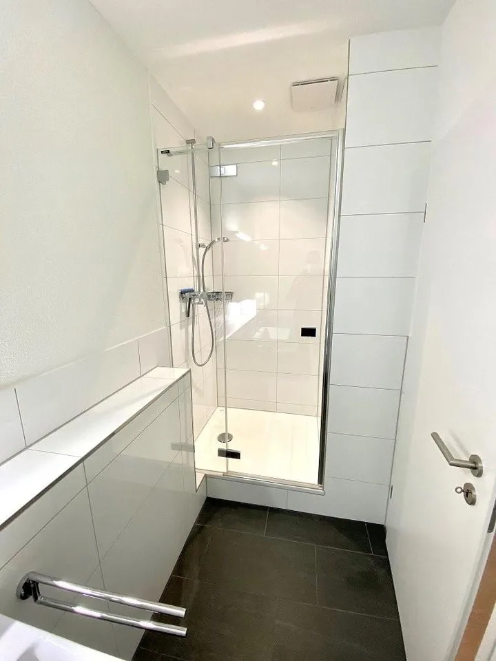 Moderne 2.5-ZW im DG / 4. OG à 51 m²