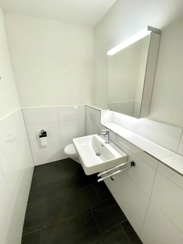 Moderne 2.5-ZW im DG / 4. OG à 51 m²