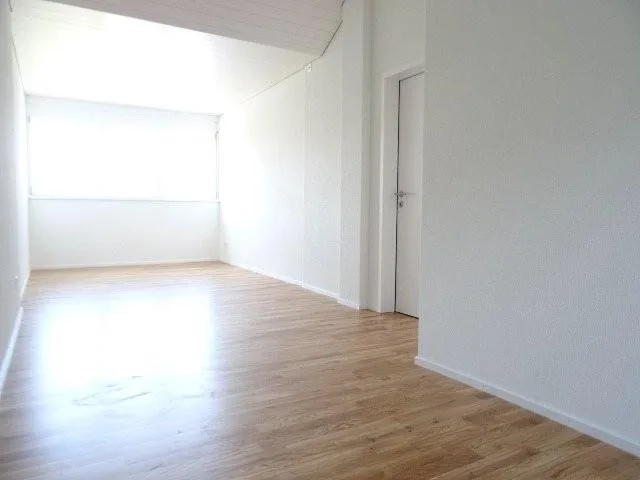 Moderne 2.5-ZW im DG / 4. OG à 51 m²