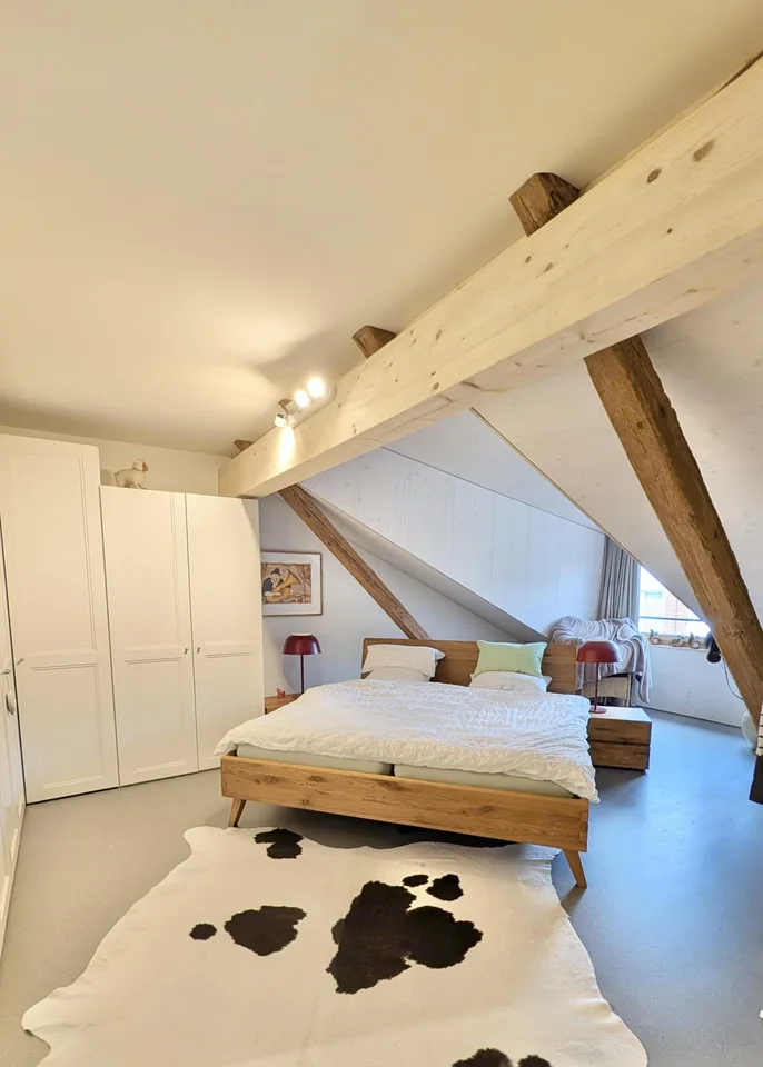 Casa di 3,5 locali annessa, ascensore, allestimento di alta qualità