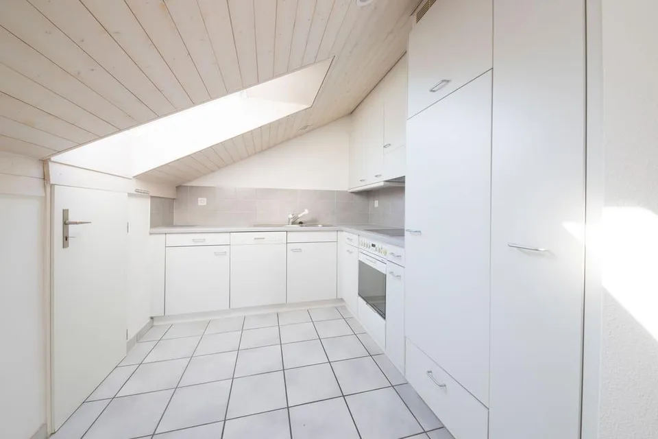 Appartement mansardé de 2.5 pièces attractif à Bottmingen
