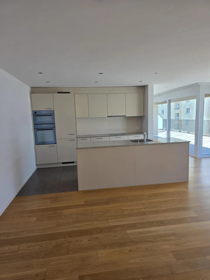 Appartamento moderno di 2,5 locali in attico nel centro di Amriswil