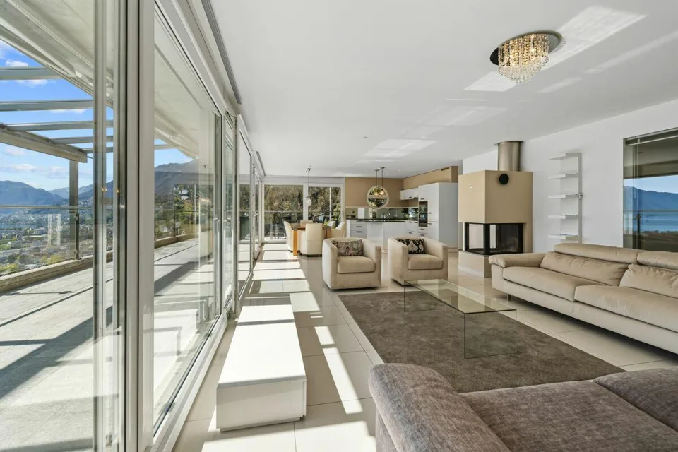Appartamento 5.5 locali con piscina e vista mozzafiato