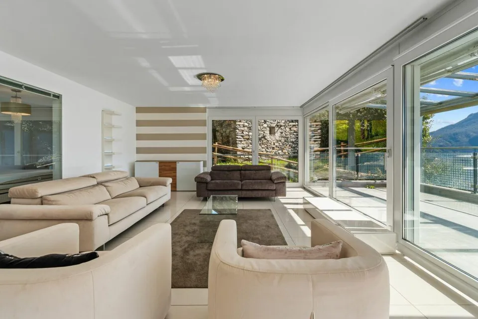 Appartamento 5.5 locali con piscina e vista mozzafiato