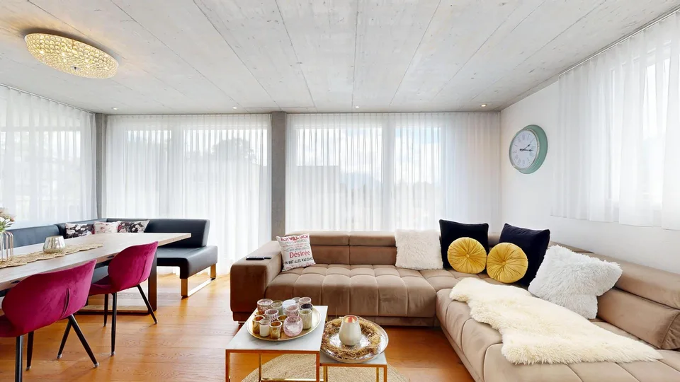 Helle 4.5 Zimmer Wohnung in Montlingen