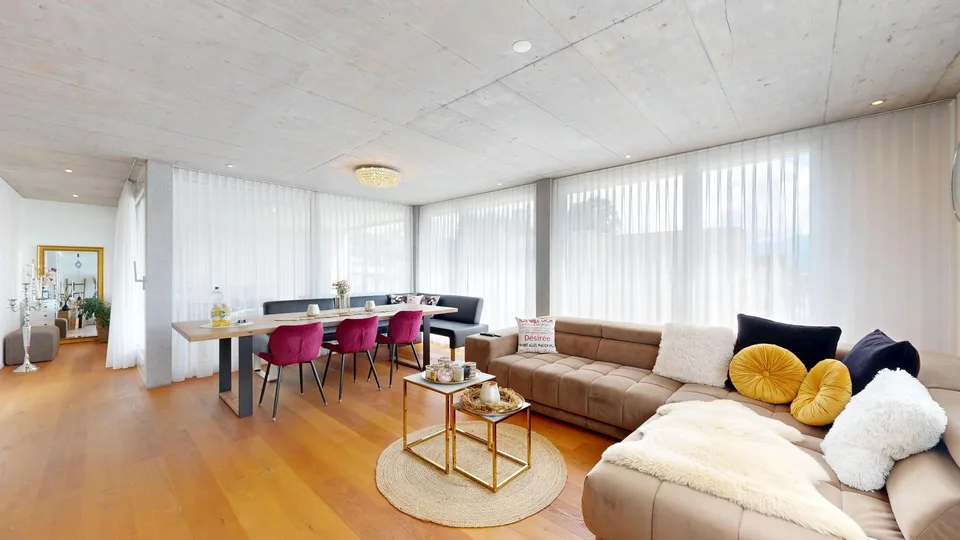 Helle 4.5 Zimmer Wohnung in Montlingen
