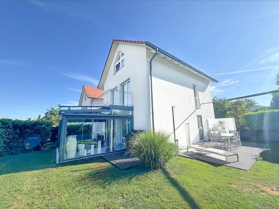 Leben mit Eleganz im 6-Zimmer Einfamilienhaus in Bättwil