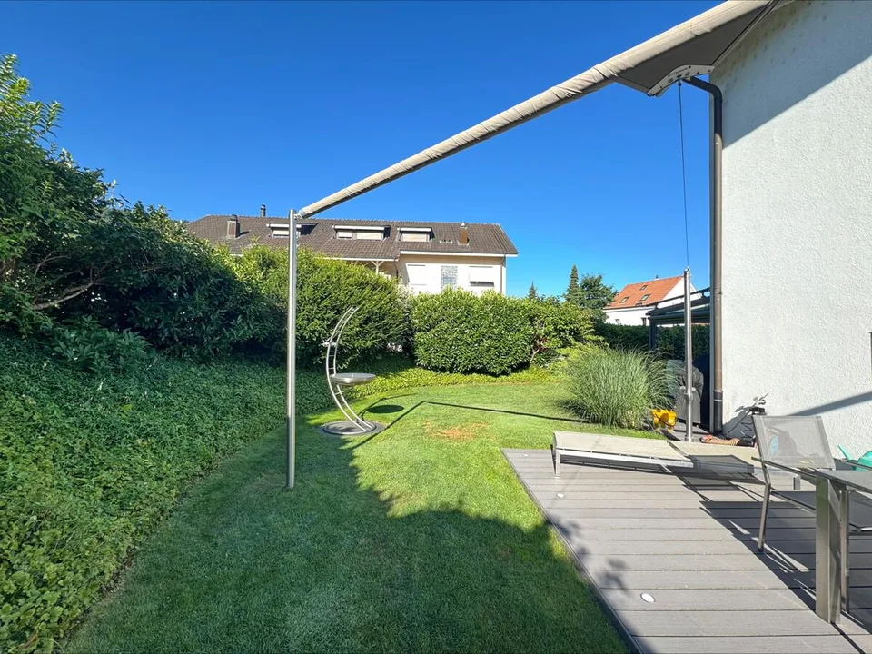 Vivere con eleganza in una casa unifamiliare di 6 locali a Bättwil