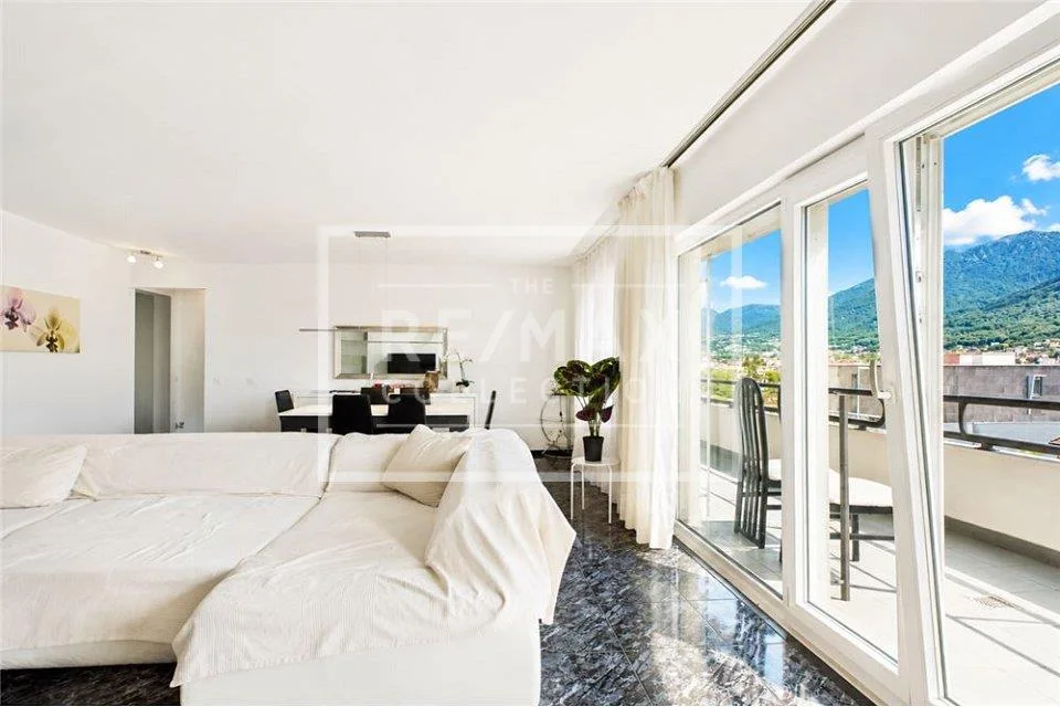 Comfort abitativo e terrazza panoramica in posizione strategica – Foto 8 von 17