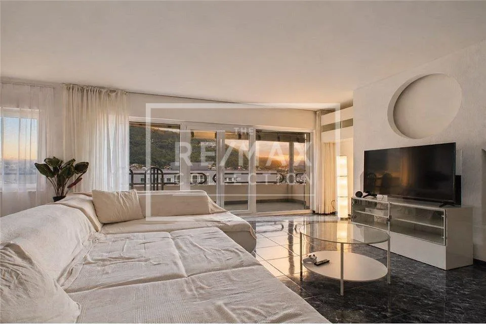 Comfort abitativo e terrazza panoramica in posizione strategica – Foto 10 von 17