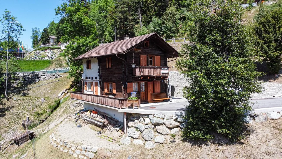 Séduisant chalet avec vue imprenable sur le village et les montagnes