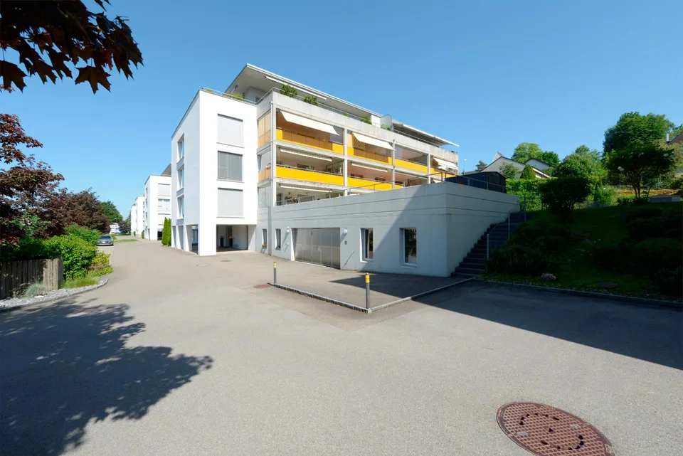 Appartement attique de rêve 4 1/2 pièces avec ascenseur, terrasses et vue