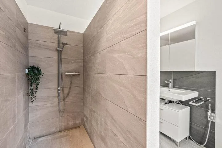 CAMERE PER FAMIGLIE - MODERNE E CONVENIENTI
