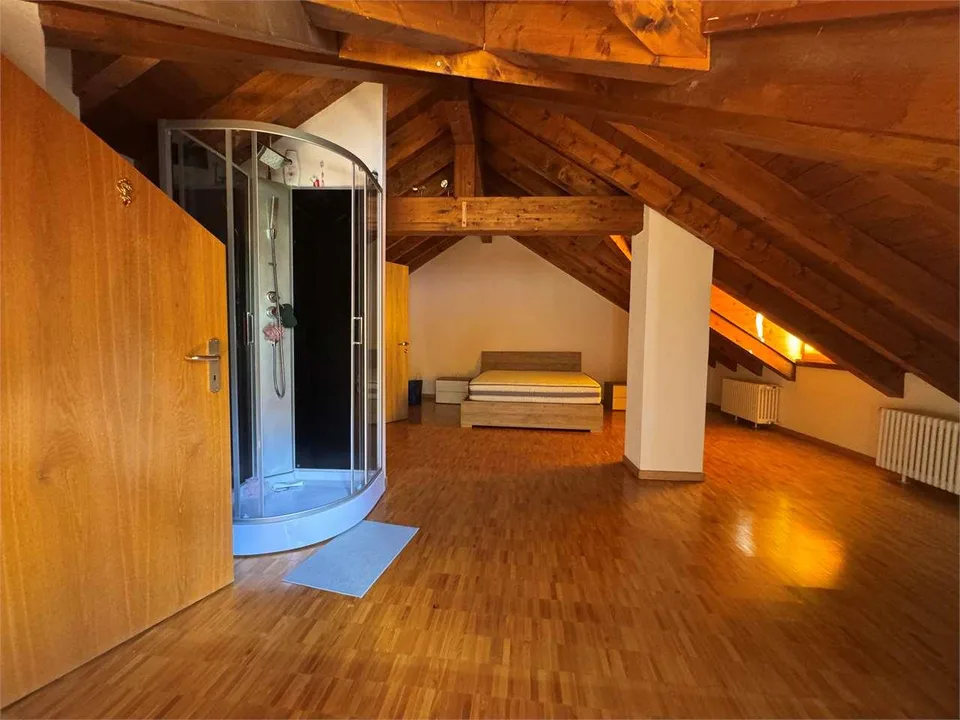 Casa a schiera immersa nel verde con vista aperta a San Vittore