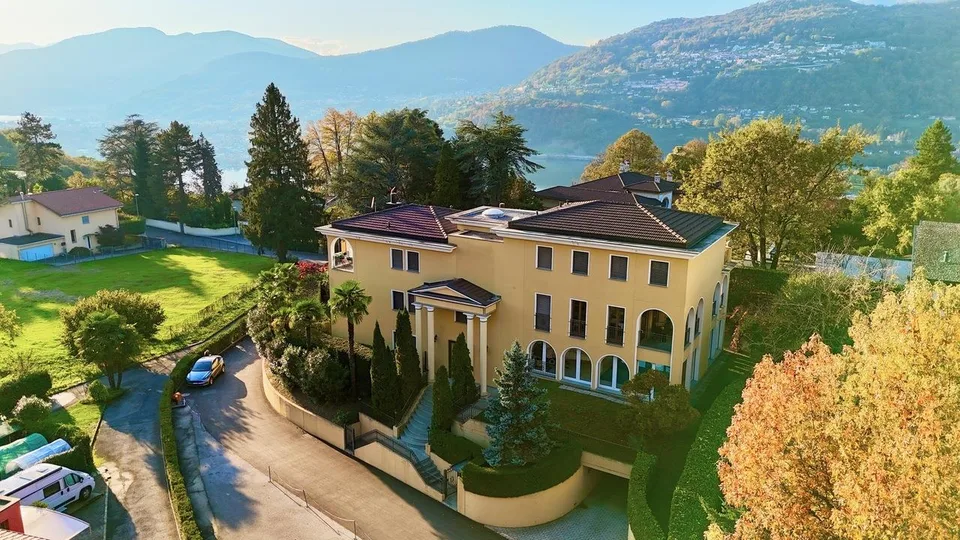 Elegante Appartamento con Giardino Privato in vendita a Montagnola