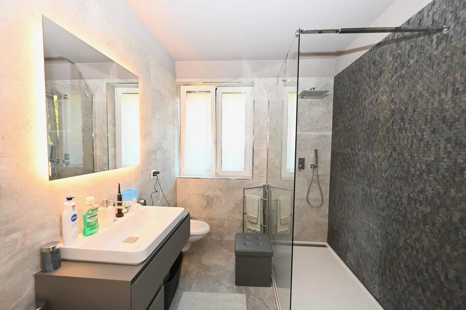 Elegante Appartamento con Giardino Privato in vendita a Montagnola – photo 10 sur 13