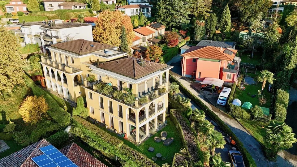 Elegante Appartamento con Giardino Privato in vendita a Montagnola