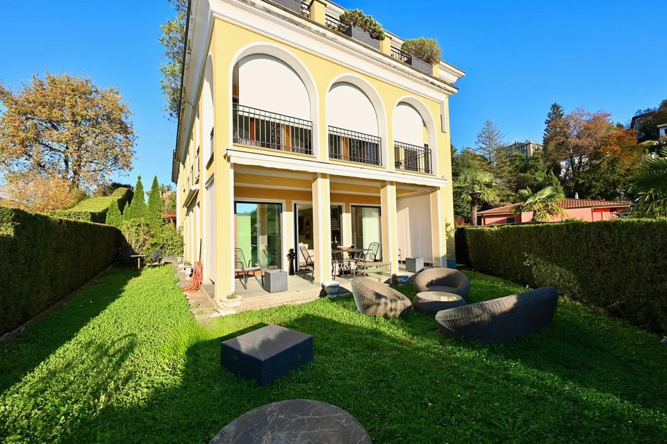 Elegante Appartamento con Giardino Privato in vendita a Montagnola