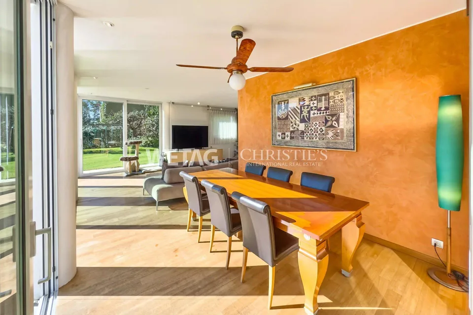Modern villa with pool, garden & view of Lago di Muzzano in Lugano-Breganzona for sale, also possible as a second home