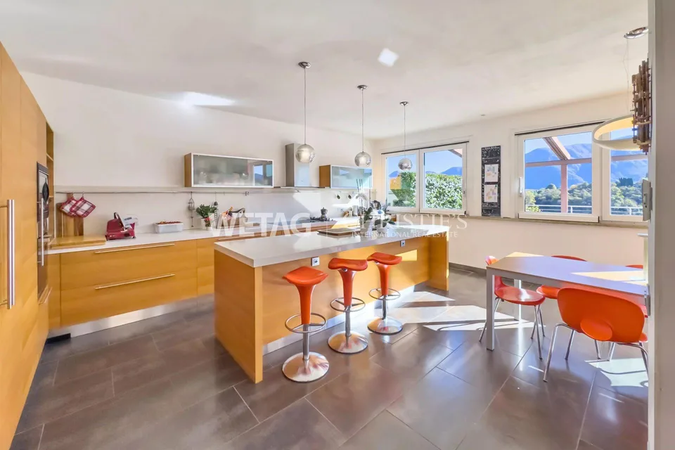 Modern villa with pool, garden & view of Lago di Muzzano in Lugano-Breganzona for sale, also possible as a second home