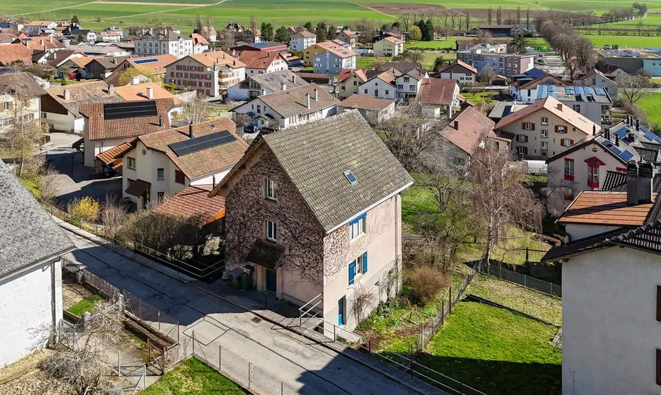 Grande demeure familiale de 2 appartements: 6,5 pièces + 3 pièces