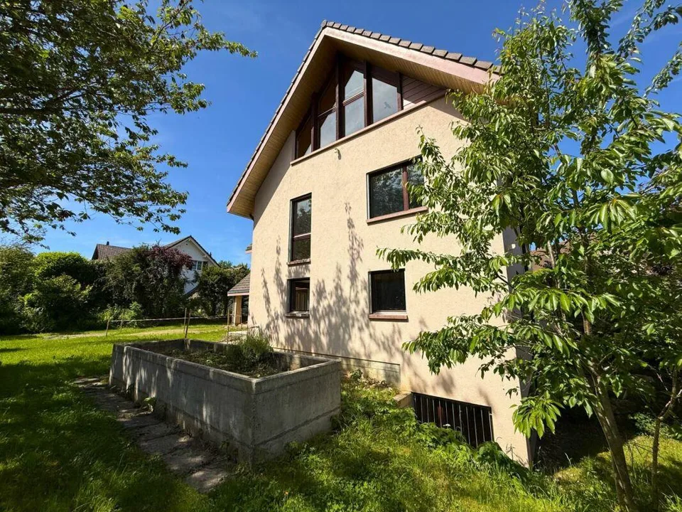 Grosszügiges Familienhaus mit über 400 m² Wohnfläche und viel Priva... – foto 13 di 16