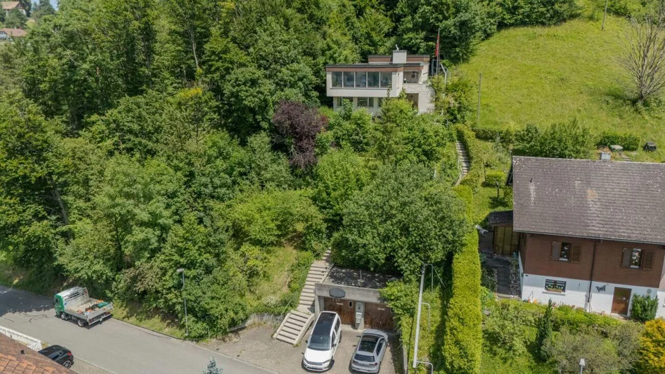 A Home Above the Roofs of Erlinsbach