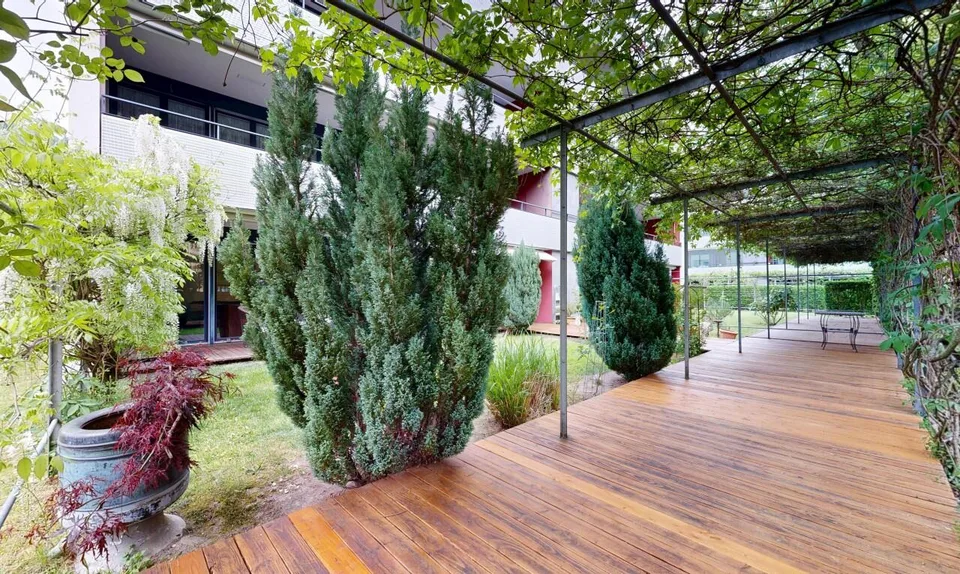 Appartement de jardin 4,5 pièces avec grand espace extérieur
