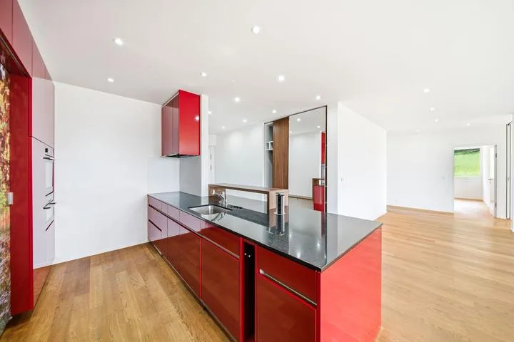 MODERNE 4.5-ZIMMER-WOHNUNG MIT ZWEI VERGLASTEN LOGGIAS IN BISCHOFSZELL