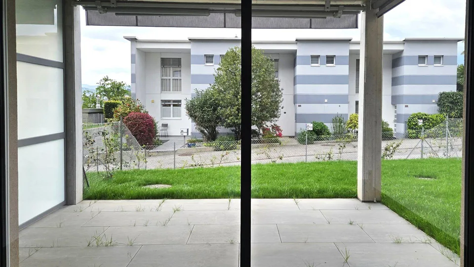 Spazi Moderni e Sereni – 3.5 Locali con giardino al piano terra