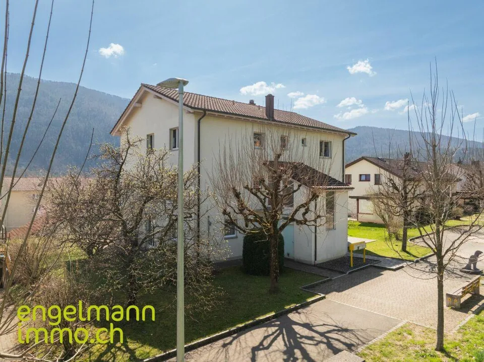 Appartement de 5.5 pièces avec magnifique vue dégagée / 5.5-Zimmer ...