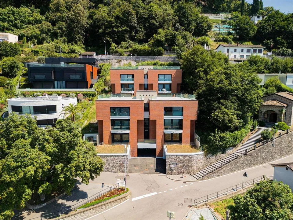 Wunderschöne 5.5-Zimmer angrenzende Villa mit Seeblick – Foto 9 von 12