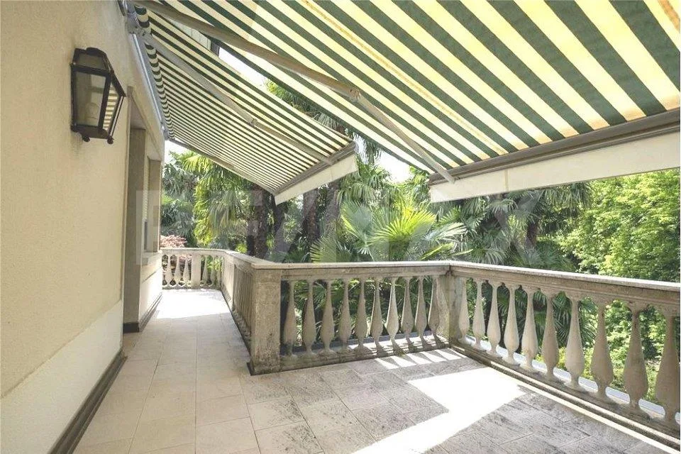 Villa von hohem Wert mit Park und Tennisplatz – Foto 10 von 12