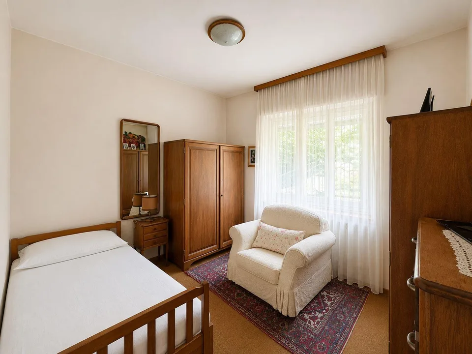 Splendida villa uni-bifamiliare con giardino curato, ottima esposiz... – Foto 22 von 29