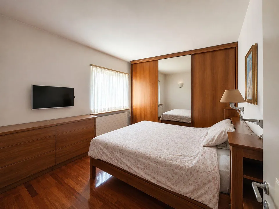 Splendida villa uni-bifamiliare con giardino curato, ottima esposiz... – Foto 15 von 29