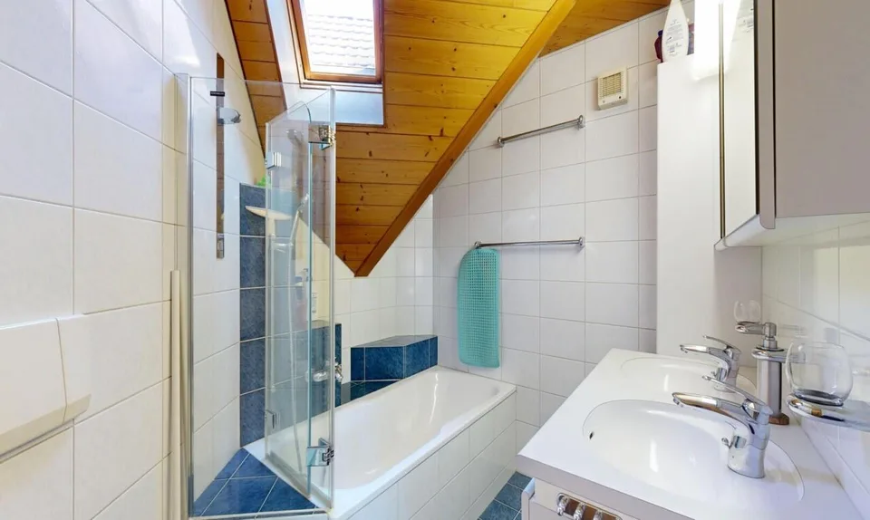 Charmant appartement mansardé avec galerie et vue imprenable sur le paysage verdoyant – photo 10 sur 19