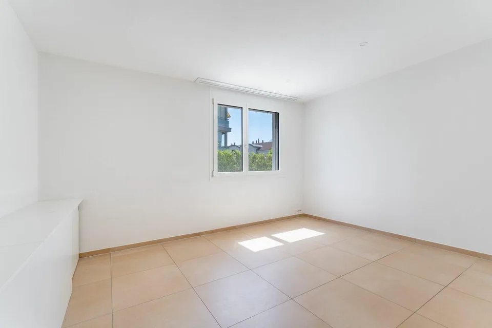 Paradis : appartement de jardin 6 ½ pièces avec beaucoup d'alentours – photo 9 sur 12