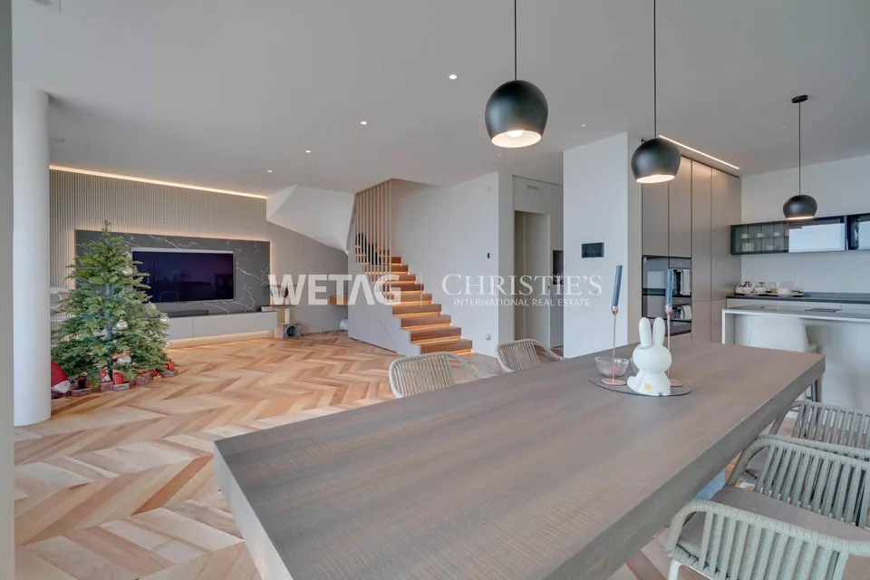 Appartamento duplex design con giardino privato & vista lago a Canobbio in vendita, anche ideale come seconda casa