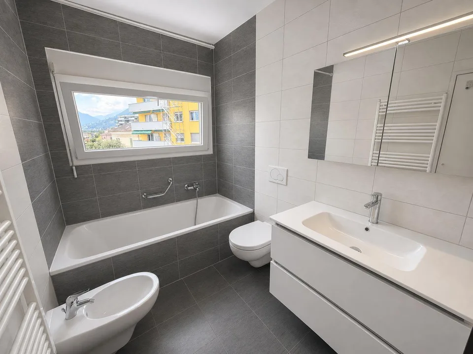 Appartement 4,5 pièces avec terrasse et 2 places de parking souterrain à Tenero – photo 8 sur 14