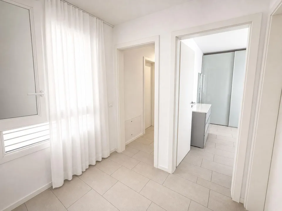Appartement 4,5 pièces avec terrasse et 2 places de parking souterrain à Tenero – photo 10 sur 14