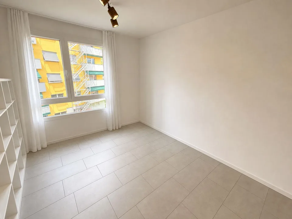 Appartement 4,5 pièces avec terrasse et 2 places de parking souterrain à Tenero – photo 6 sur 14