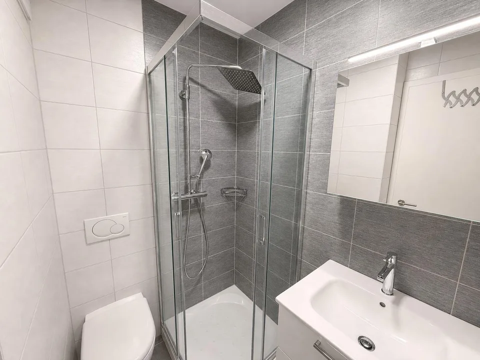 Appartement 4,5 pièces avec terrasse et 2 places de parking souterrain à Tenero – photo 11 sur 14