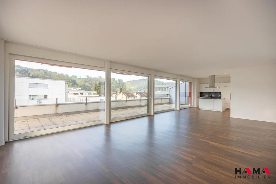 Wunderschöne 3-5 - Zimmer-Attikawohnung