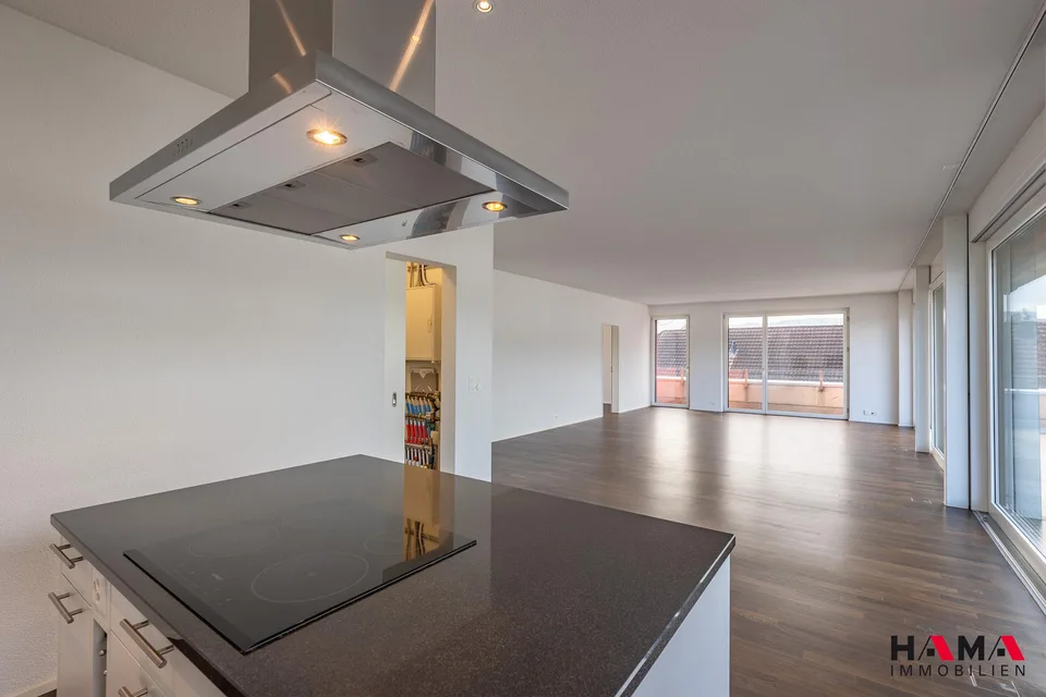 Wunderschöne 3-5 - Zimmer-Attikawohnung