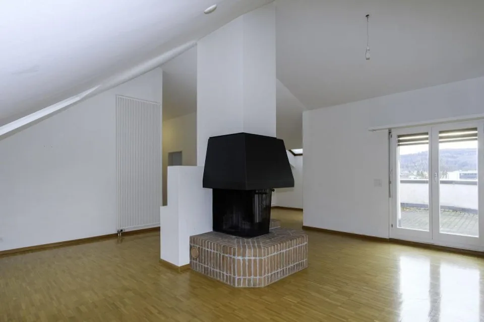 Charmante 110 m2 grosse Dachwhg. und zusätzlichem Studio-/Atelierzi...